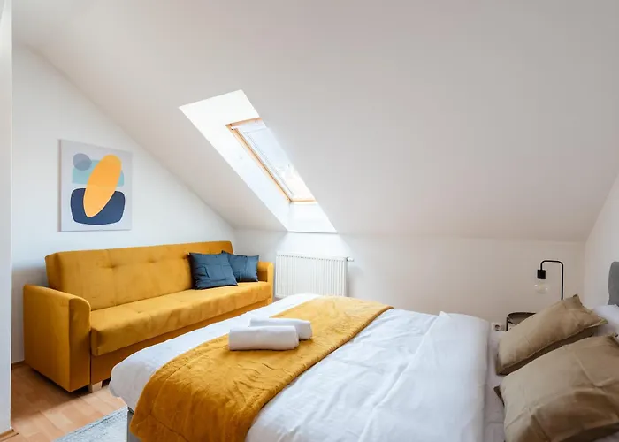 2-Level Apartment With Large Balcony