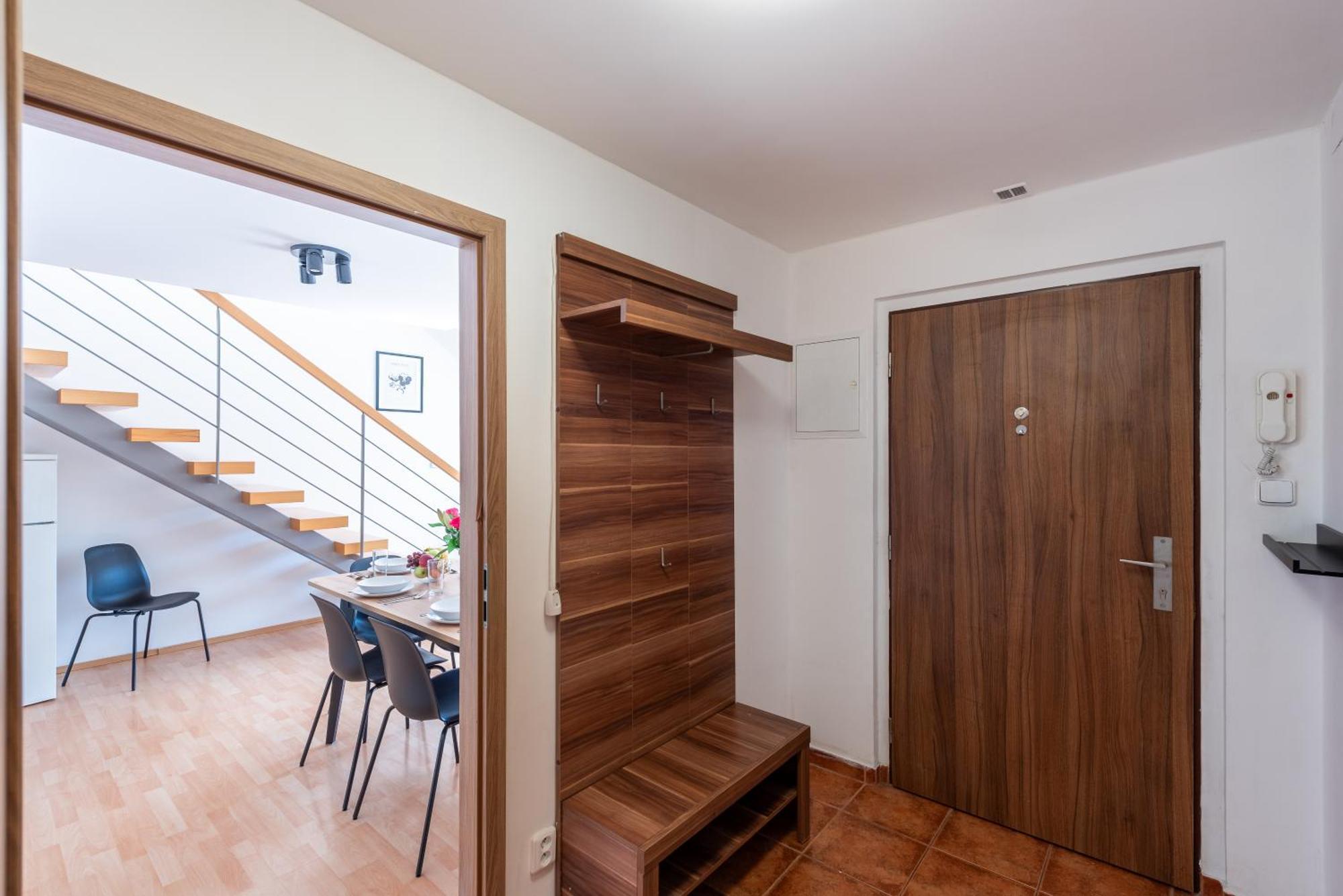 2-level With Large Balcony Апартаменты Прага