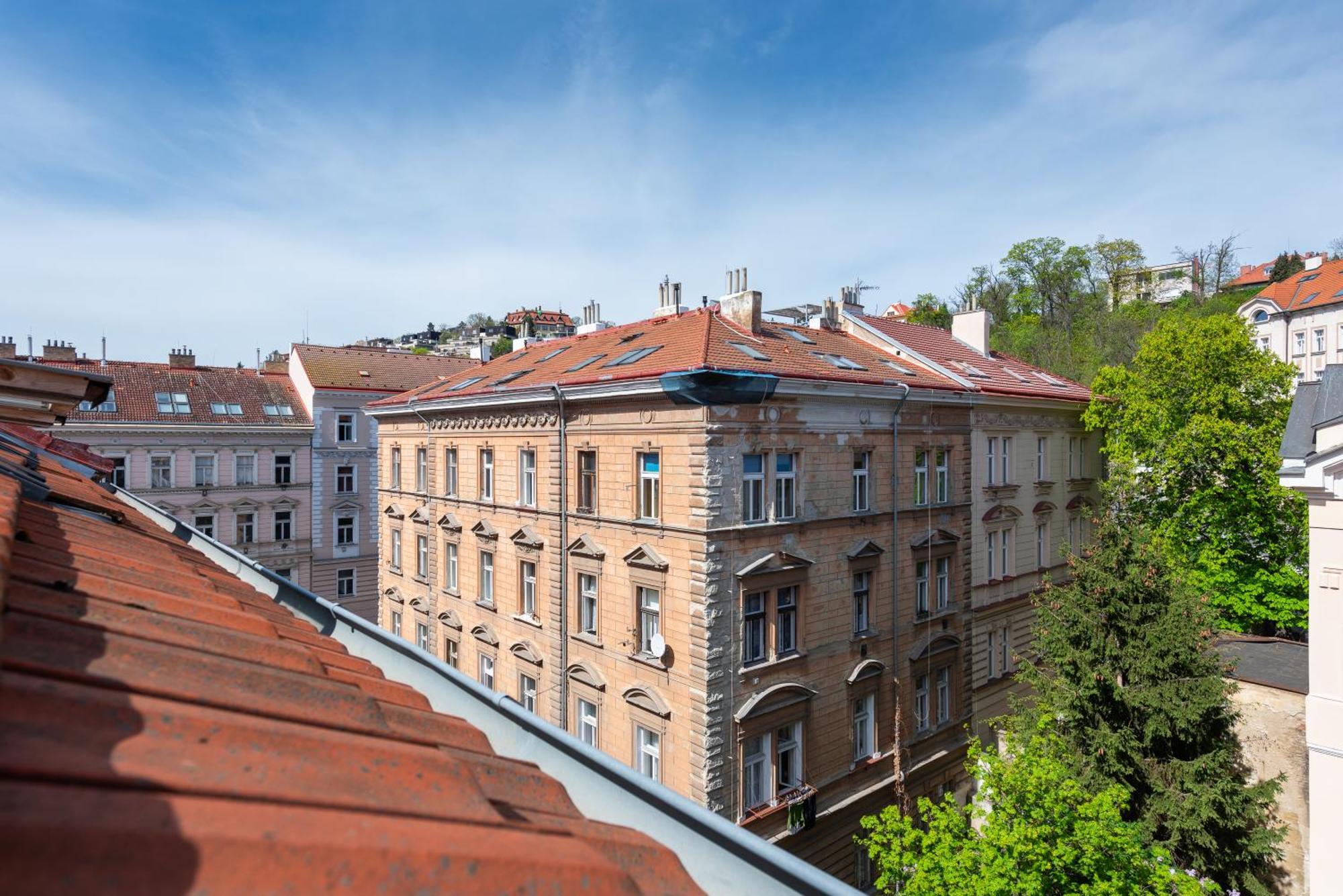 2-level With Large Balcony Прага